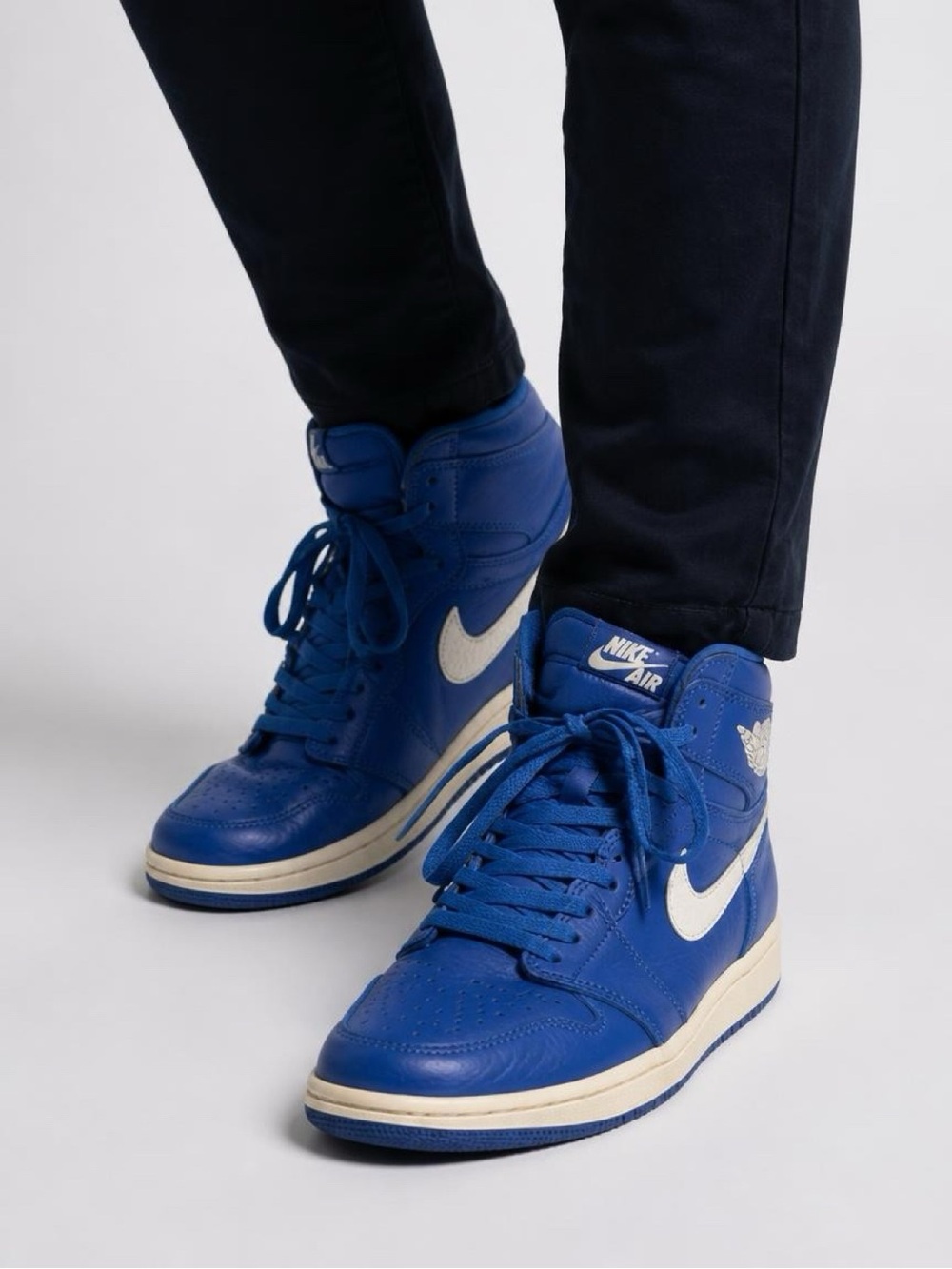 Nike Air Jordan 1 Retro High OG Hyper Royal Sail Size 8